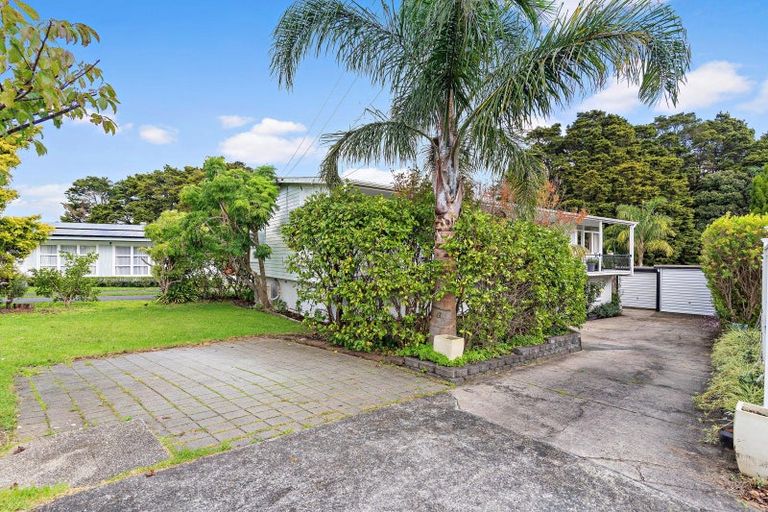Photo of property in 17 Hillcrest Grove, Hillpark, Auckland, 2102