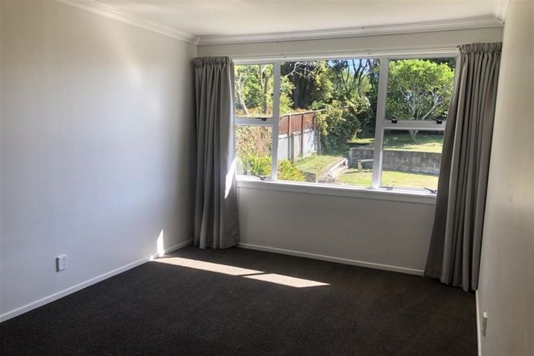 Photo of property in 42 Awanui Street, Merrilands, New Plymouth, 4312