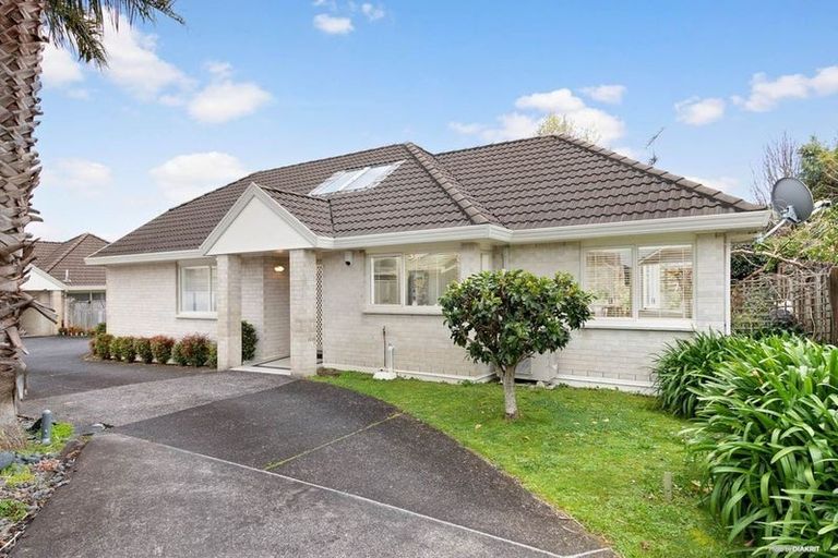 Photo of property in 1/19 Driscoll Place, Farm Cove, Auckland, 2010