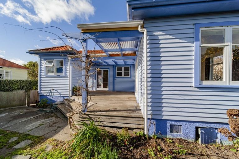 Photo of property in 27 Russell Road, Marewa, Napier, 4110