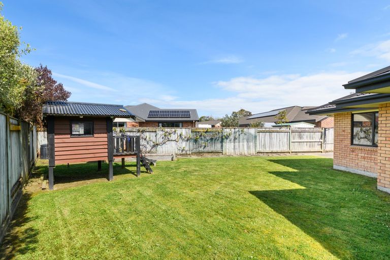 Photo of property in 23 Walnut Grove, Kelvin Grove, Palmerston North, 4414