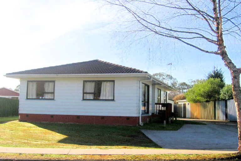 Photo of property in 12 Purcell Place, Melville, Hamilton, 3206