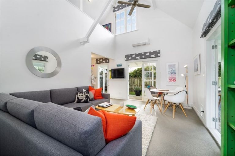 Photo of property in 11a Cologne Street, Martinborough, 5711