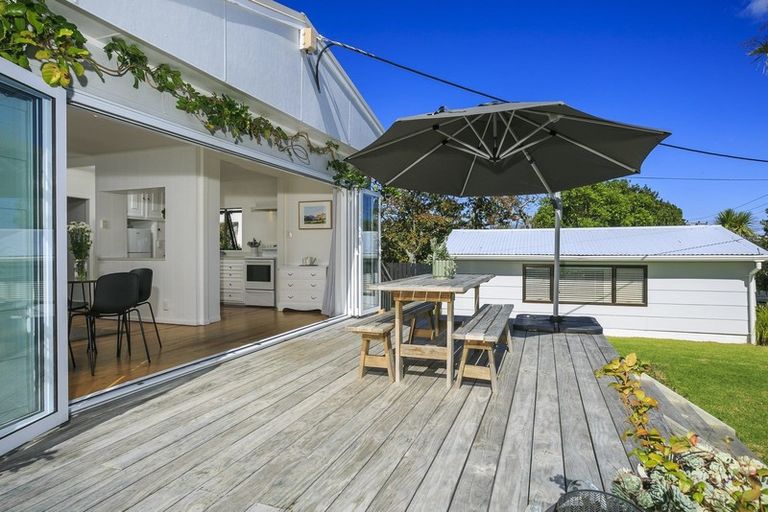 Photo of property in 2/949 Beach Road, Torbay, Auckland, 0630