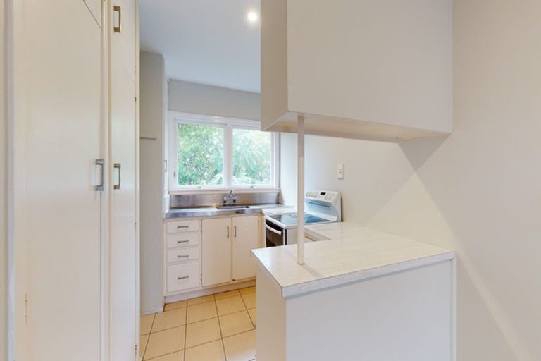 Photo of property in 12/11 Tawera Road, Greenlane, Auckland, 1051
