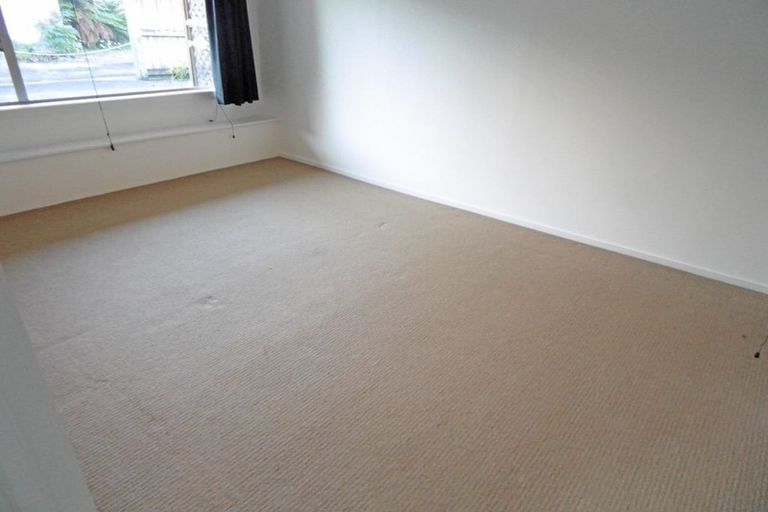 Photo of property in 1/6 Keldale Place, Forrest Hill, Auckland, 0620