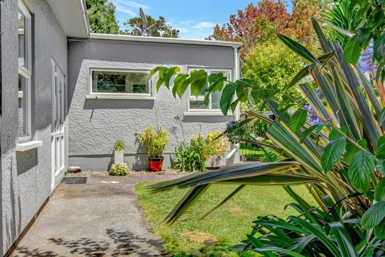 Photo of property in 9 Hursthouse Street, Vogeltown, New Plymouth, 4310