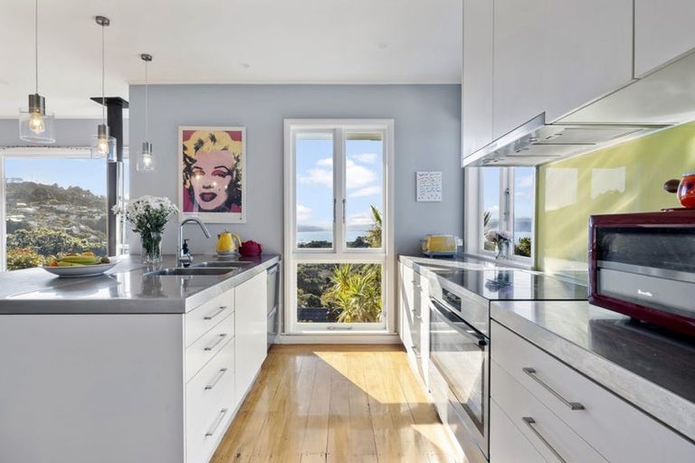 Photo of property in 22 Fairview Crescent, Kelburn, Wellington, 6012