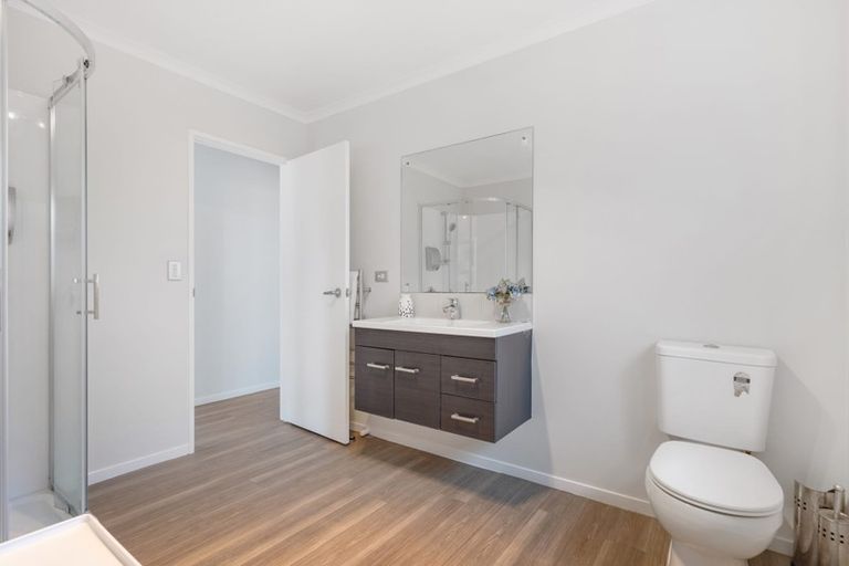 Photo of property in 2/55 Verran Road, Birkenhead, Auckland, 0626