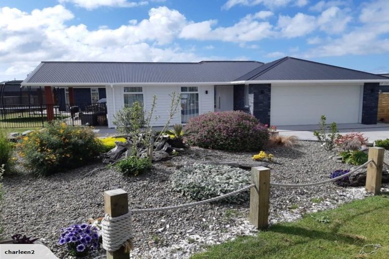 Photo of property in 7 Poaka Place, One Tree Point, 0118