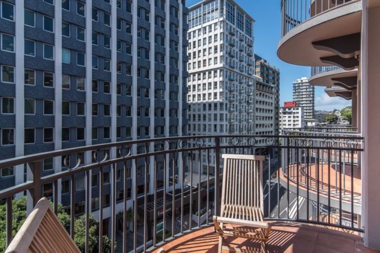 Photo of property in Atrium Towers, 6b/154 The Terrace, Wellington Central, Wellington, 6011