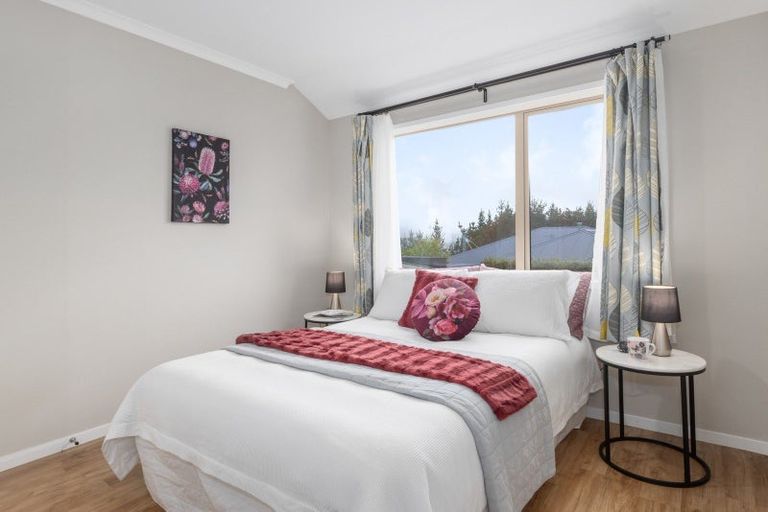 Photo of property in 122 Endeavour Drive, Whitby, Porirua, 5024