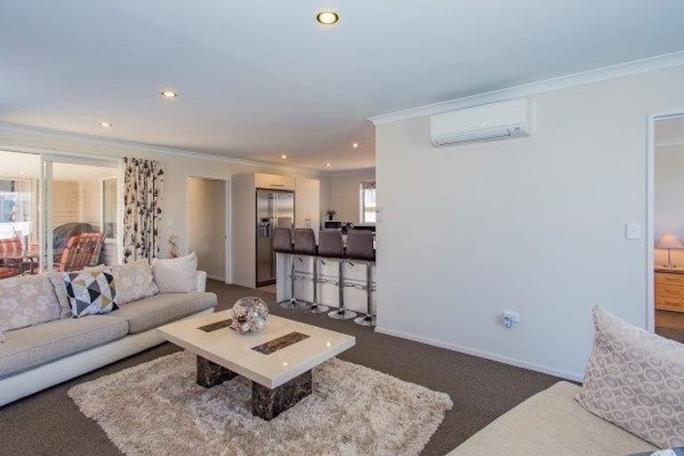 Photo of property in 22 Solander Road, Pegasus, 7612