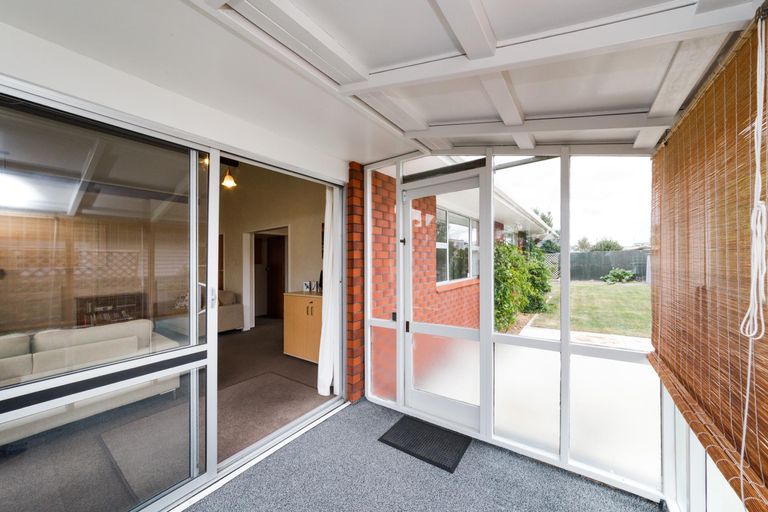 Photo of property in 20 Westhaven Grove, Takaro, Palmerston North, 4412