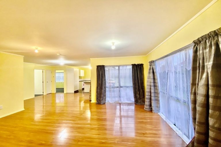 Photo of property in 206 Te Irirangi Drive, Flat Bush, Auckland, 2019