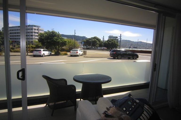 Photo of property in 72 Oriental Parade, Oriental Bay, Wellington, 6011