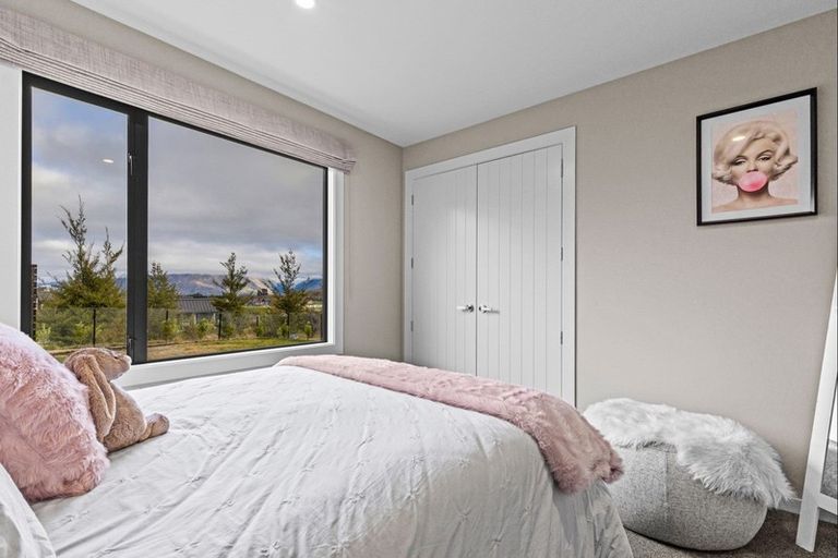 Photo of property in 1 Cunninghams Drive, Jacks Point, Queenstown, 9371