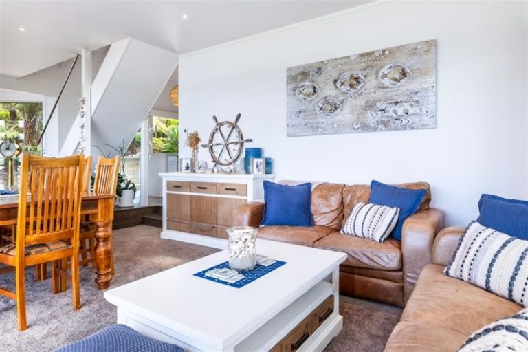 Photo of property in 41 Chatham Avenue, Paremoremo, Auckland, 0632