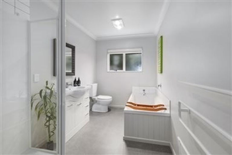 Photo of property in 4 Gennaker Lane, Whitby, Porirua, 5024