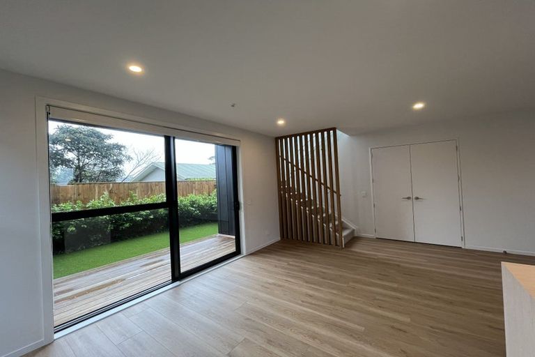 Photo of property in 27f Dawnhaven Drive, Te Atatu Peninsula, Auckland, 0610