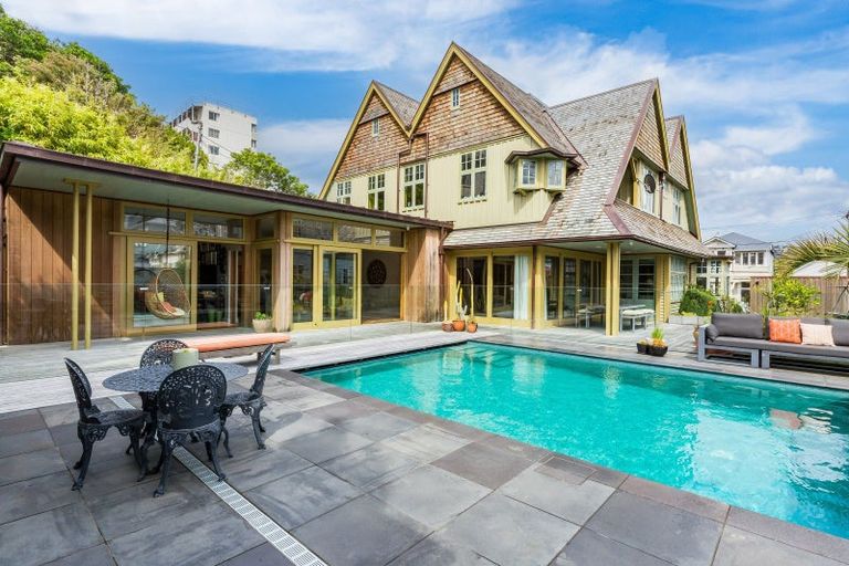 Photo of property in 111 Brougham Street, Mount Victoria, Wellington, 6011