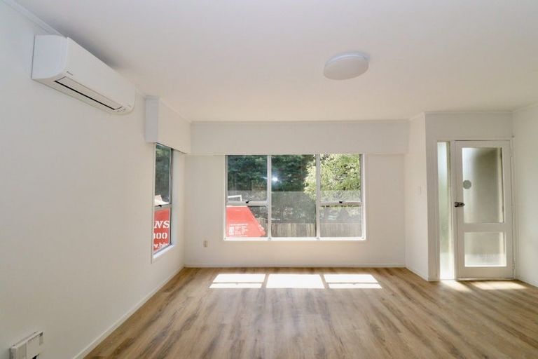 Photo of property in 28 Glynnbrooke Street, Te Atatu South, Auckland, 0610