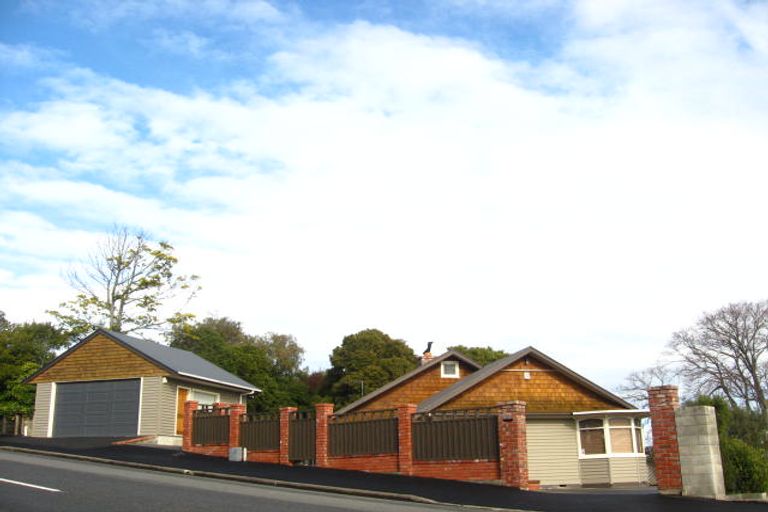 Photo of property in 8 Hackthorne Road, Cashmere, Christchurch, 8022