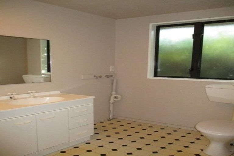 Photo of property in 5a Tonga Place, Riccarton, Christchurch, 8041