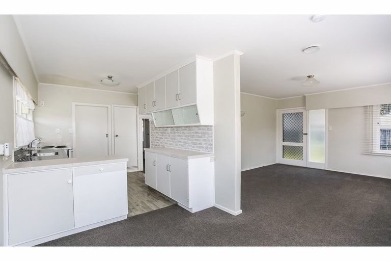 Photo of property in 2/4 Liverpool Street, Papakura, 2110