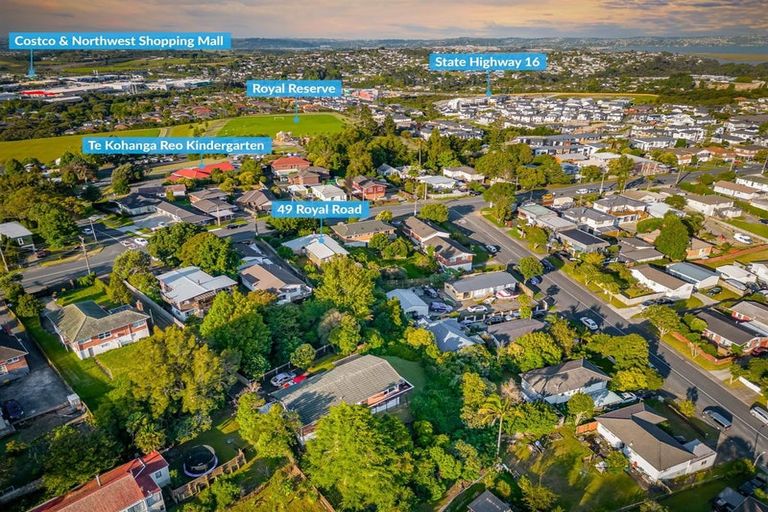 Photo of property in 49 Royal Road, Massey, Auckland, 0614