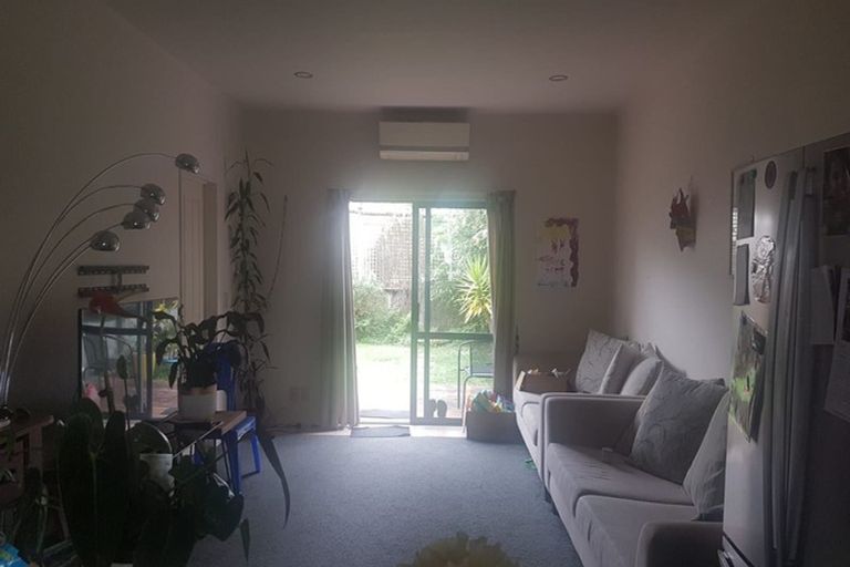 Photo of property in 5 Albizia Avenue, Henderson, Auckland, 0612