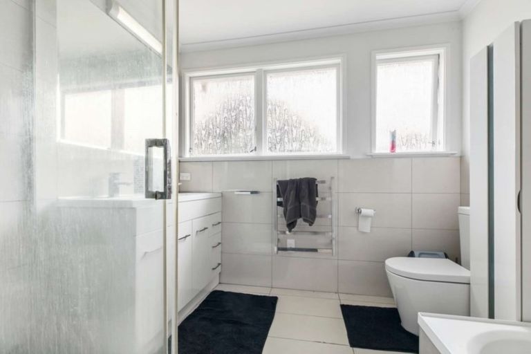 Photo of property in 24 Catkin Crescent, Papatoetoe, Auckland, 2025