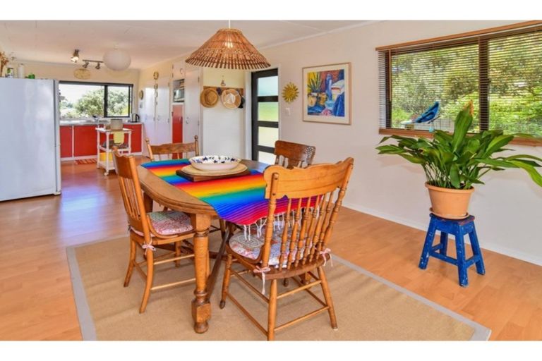 Photo of property in 38 Cordyline Road, Port Waikato, Tuakau, 2695