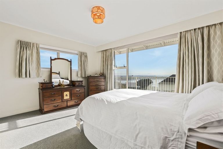 Photo of property in 40 Cannon Hill Crescent, Mount Pleasant, Christchurch, 8081