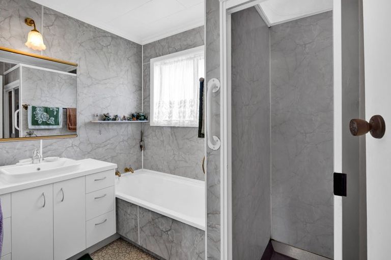 Photo of property in 15 Green Lane, Hawera, 4610