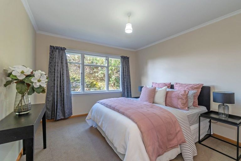 Photo of property in 1/32 Taupata Street, Redcliffs, Christchurch, 8081