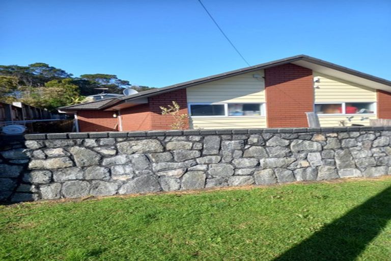 Photo of property in 4 Otanerua Road, Hatfields Beach, Orewa, 0931