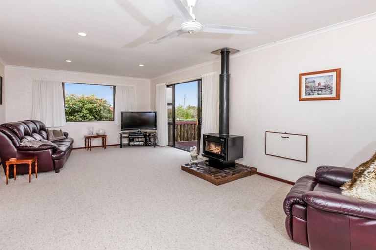 Photo of property in 202 Royal Road, Massey, Auckland, 0614
