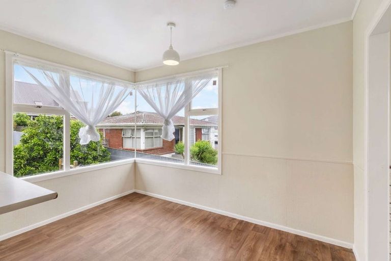 Photo of property in 26 Ray Small Drive, Papakura, 2110