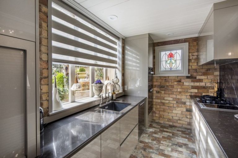 Photo of property in 11 Rattray Street, Devonport, Auckland, 0624