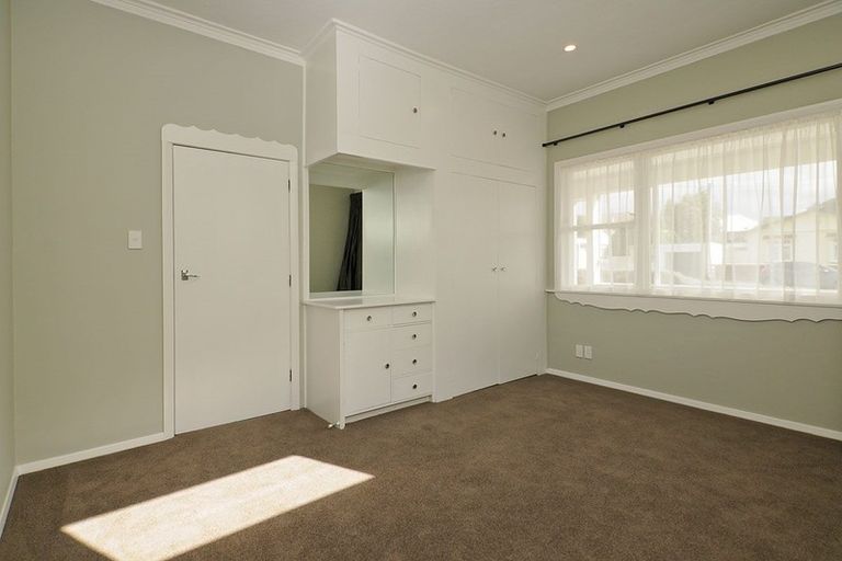 Photo of property in 2 Collins Street, Petone, Lower Hutt, 5012