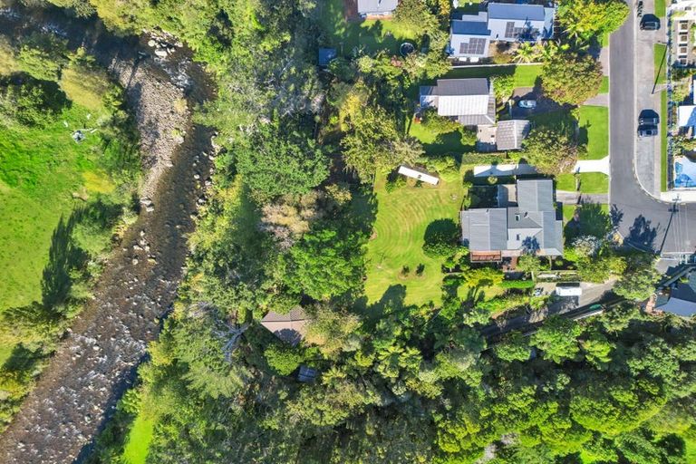 Photo of property in 27 Donnelly Street, Oakura, 4314