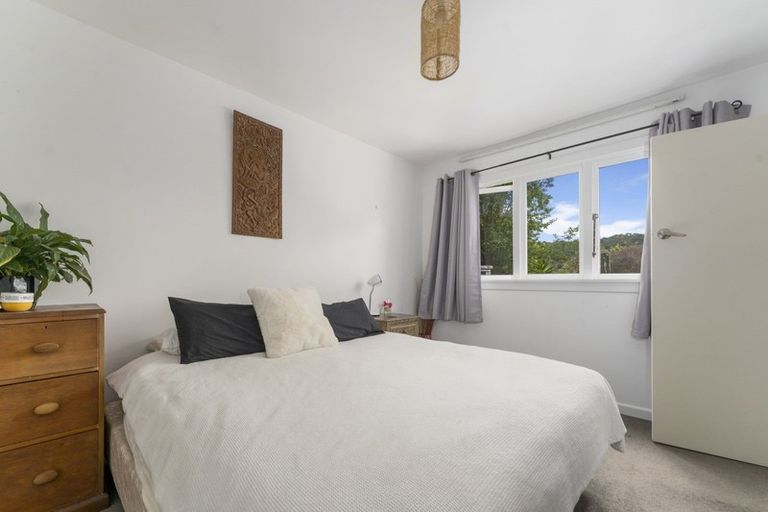 Photo of property in 92 Milton Terrace, Picton, 7220