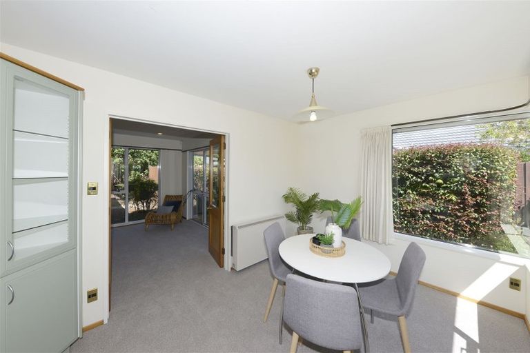 Photo of property in 1/64 Apsley Drive, Avonhead, Christchurch, 8042