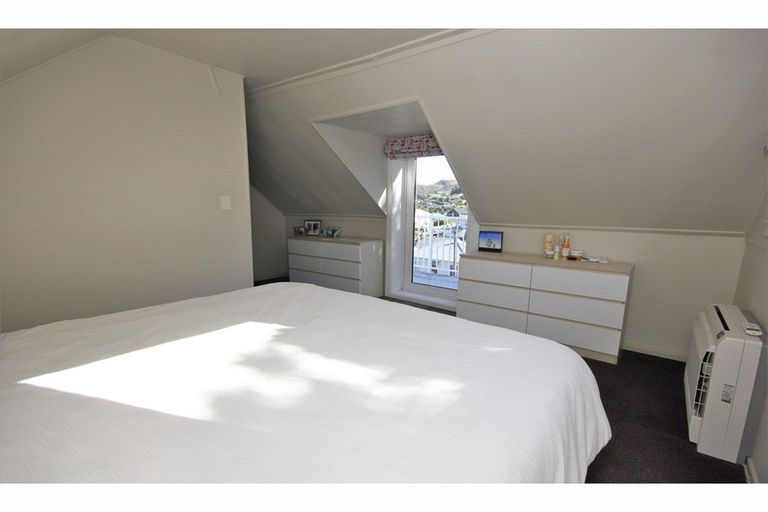 Photo of property in 72 Oxford Street, Lyttelton, 8082