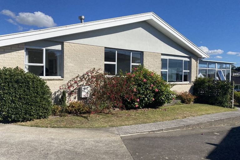 Photo of property in 7 Waimea Street, Westown, New Plymouth, 4310