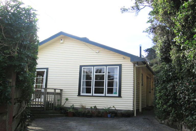 Photo of property in 23 Sheridan Terrace, Johnsonville, Wellington, 6037