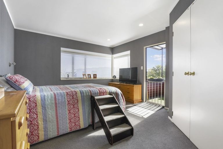 Photo of property in 4b Burn-murdoch Street, St Andrews, Hamilton, 3200