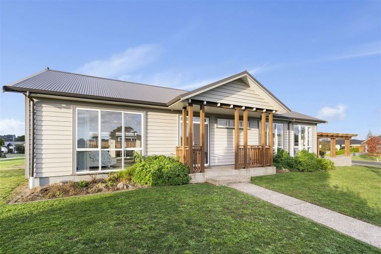 Photo of property in 24 Malbec Place, Huapai, Kumeu, 0810