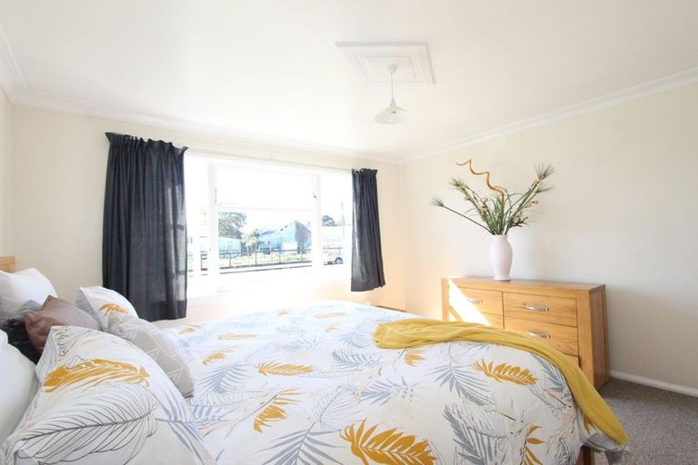 Photo of property in 1 Huia Street, Pahiatua, 4910